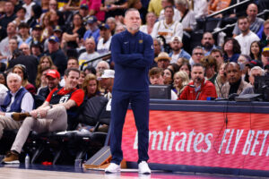 Michael Malone, descontento con la gerencia de los Nuggets