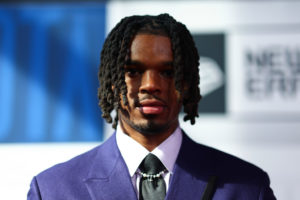 Denver recibe la 'disabled player exception' por DaRon Holmes