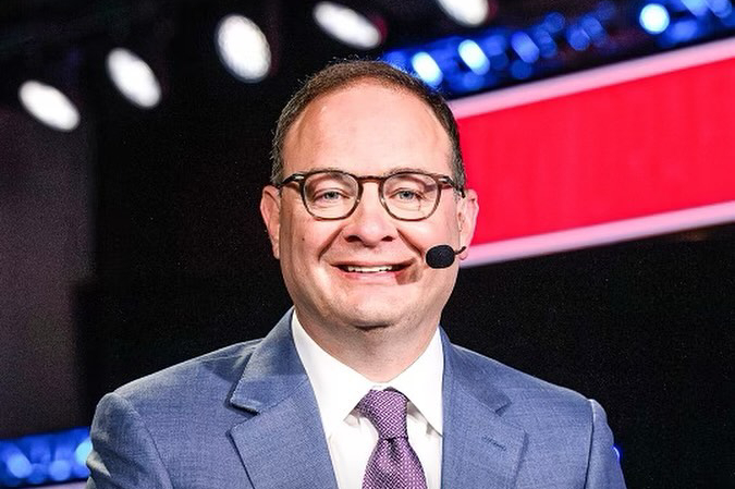 Adrian Wojnarowski, el hombre que lo cambió todo