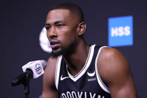 Los Hornets probarán a Harry Giles