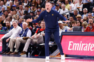 Crecen las discrepancias entre Malone y la gerencia de los Nuggets