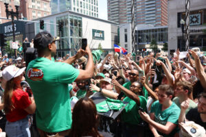 Horford, condecorado con honores en República Dominicana