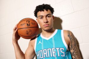 KJ Simpson y Moussa Diabate, destinados a la G League