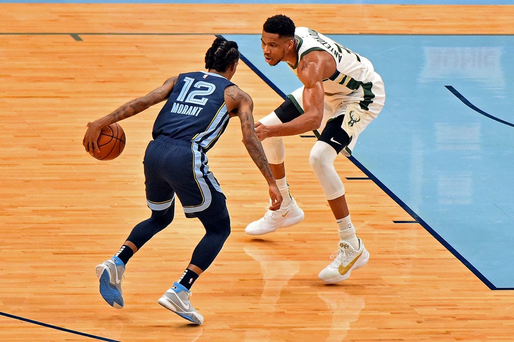 Ja Morant y Giannis Antetokounmpo cara a cara