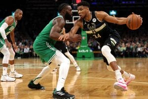 Giannis Antetokounmpo señala a Jaylen Brown como el mejor