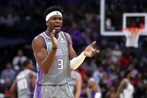 Milwaukee probará a Terence Davis