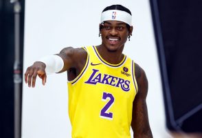 Los Lakers esperan a Vanderbilt para el arranque de la liga regular