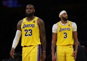 LeBron y Davis jugarán el primer amistoso de pretemporada