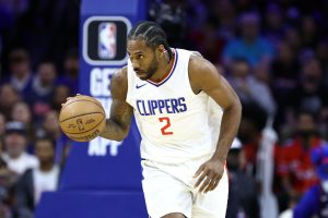 Kawhi Leonard, desencantado con sus nuevos compañeros