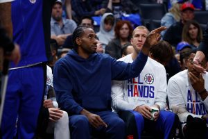 Kawhi Leonard, baja para el inicio de la temporada