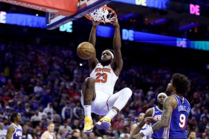 Mitchell Robinson no volverá hasta 2025