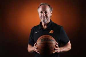 Mike Budenholzer se pone serio con Durant, Booker...
