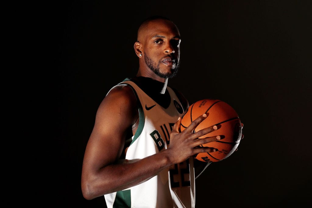 Khris Middleton se perderá el inicio de temporada