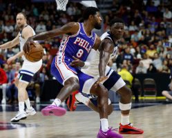 Paul George debuta con los Sixers
