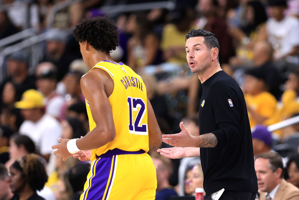 J.J. Redick da indicaciones a Max Christie