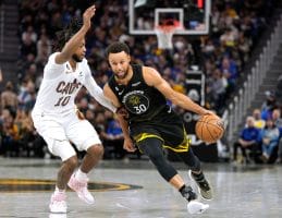 Stephen Curry retando a darius garland