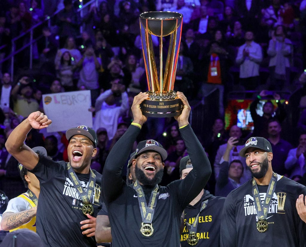 LeBron James alza el In-Season Tournament de 2023