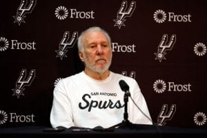Gregg Popovich durante una rueda de prensa