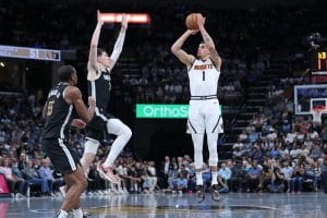 Michael Porter Jr. lanza a canasta