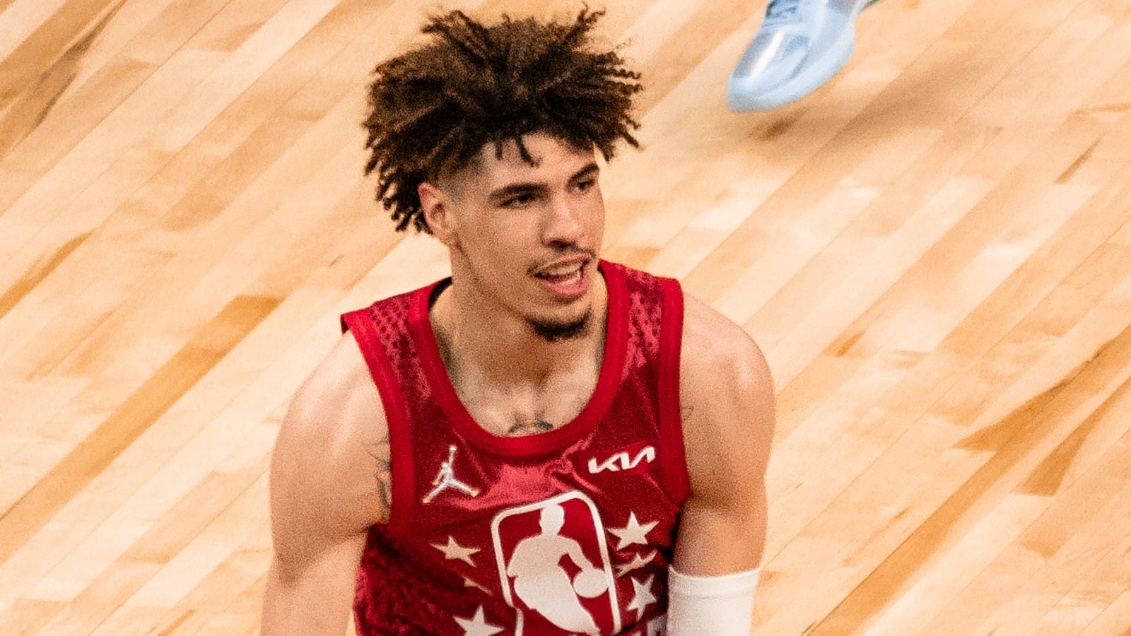 Charlotte pierde a LaMelo Ball