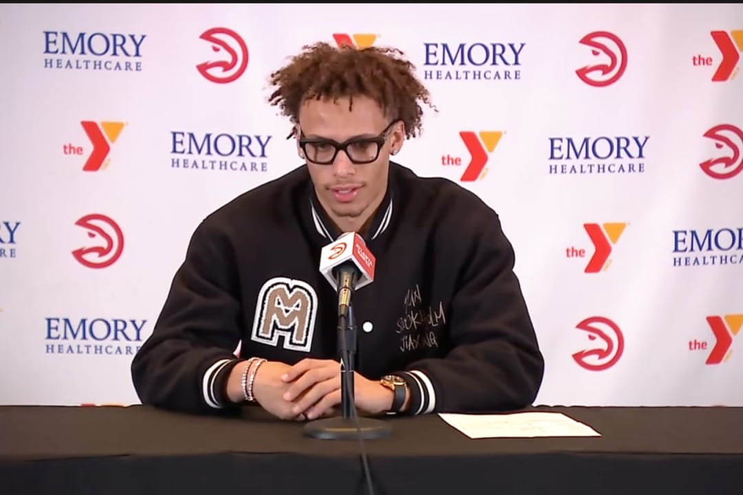 Dyson Daniels en rueda de prensa