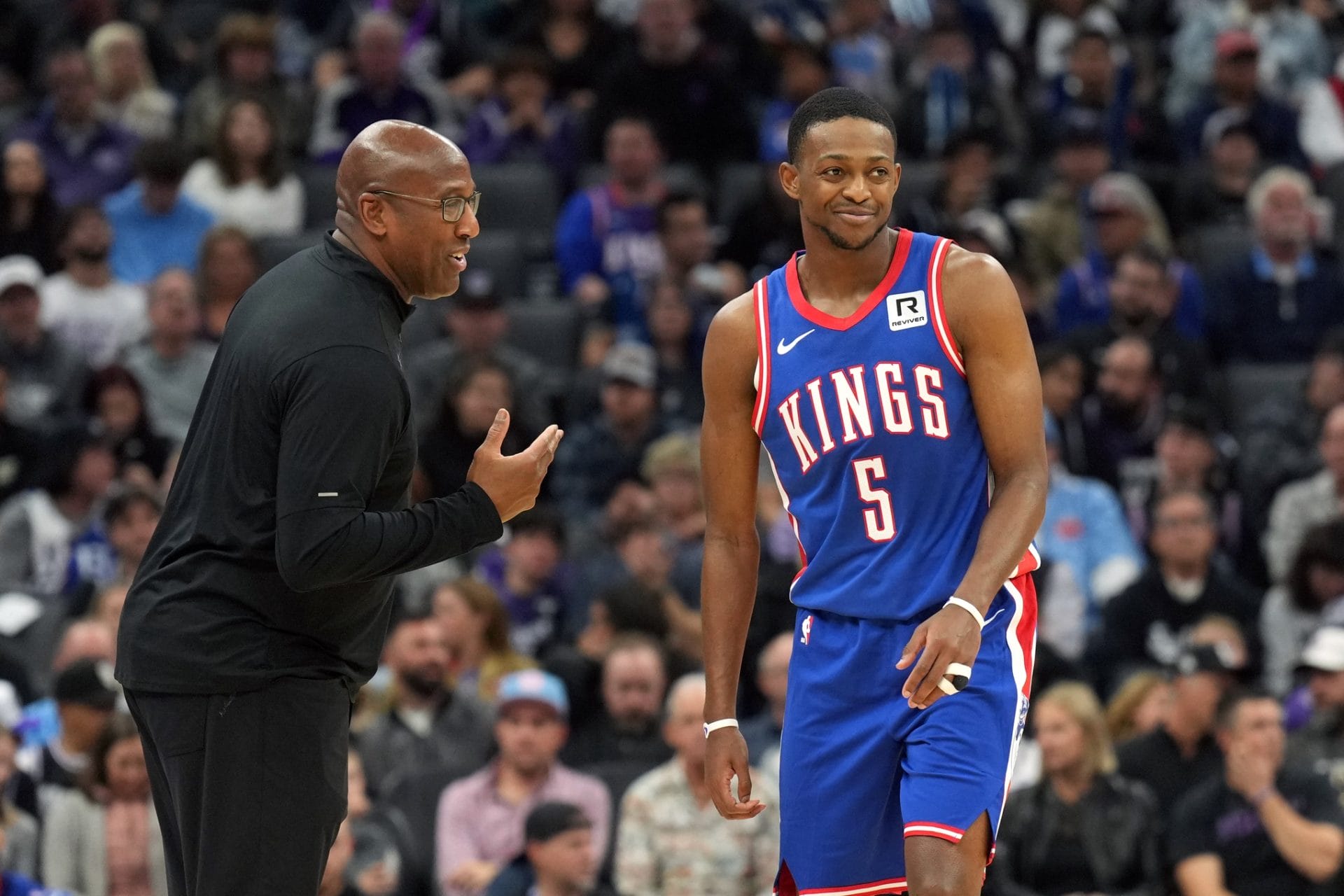 Mike Brown y De'Aaron Fox
