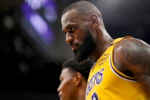 LeBron James rompe el récord de minutos disputados en la temporada regular