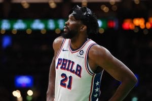 Joel Embiid durante el partido de Navidad ante los Boston Celtics