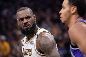 LeBron celebra ante Murray