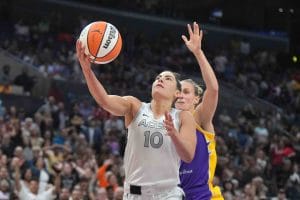 Kelsey Plum jugará en Los Angeles Sparks