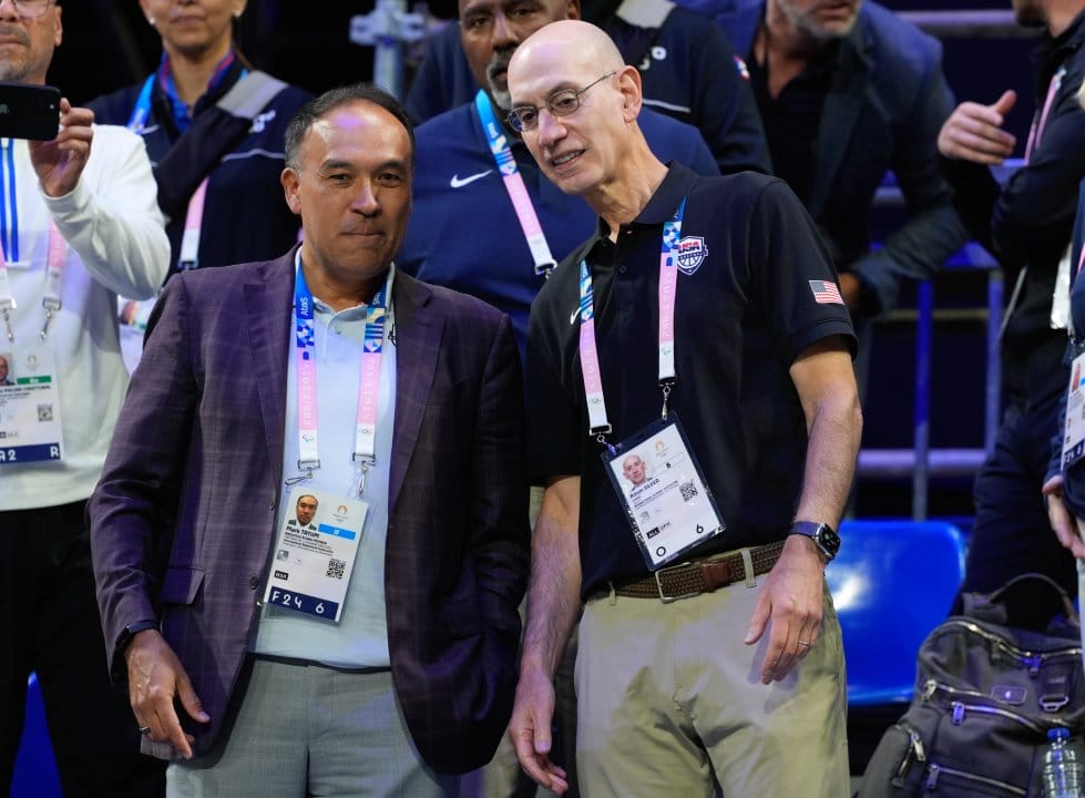 Mark Tatum y Adam Silver en la presentación del Team USA 2024
