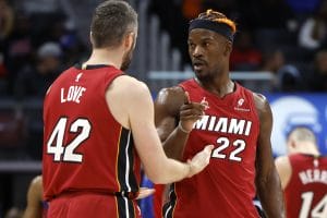 Jimmy Butler está disponible contra los Pelicans