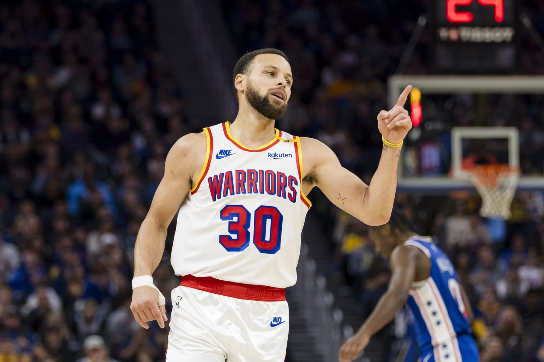 Noche histórica de Curry con 8 triples sin fallo