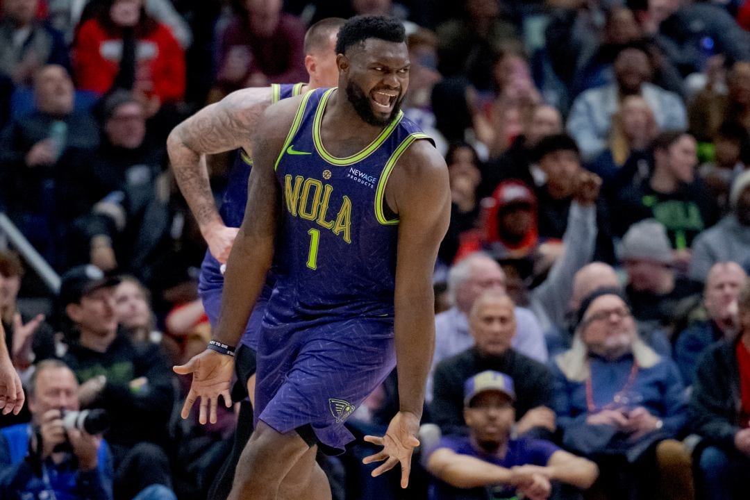 Zion Williamson protesta durante un encuentro.
