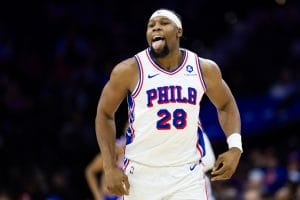 Guerschon Yabusele celebra una acción durante un partido