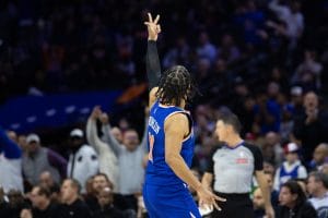 Heroico Brunson para vencer a los Sixers en la prórroga