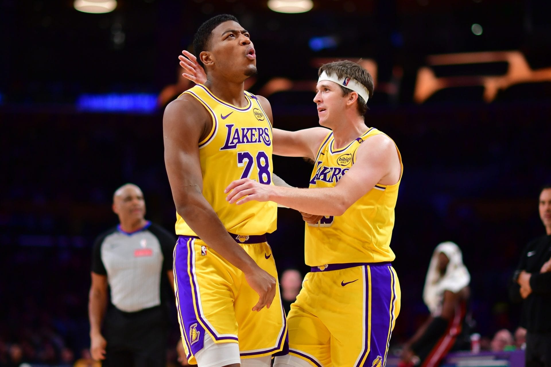 Gran noche de Rui Hachimura y Austin Reaves contra los Heat