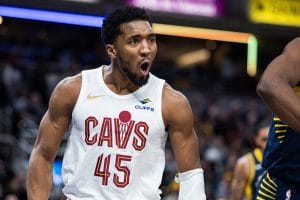 Mitchell celebra una canasta