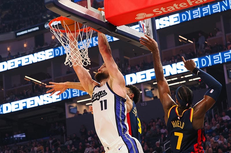Sabonis realiza un mate