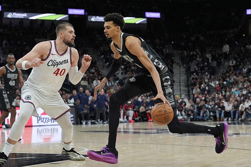 Wembanyama ataca a Zubac