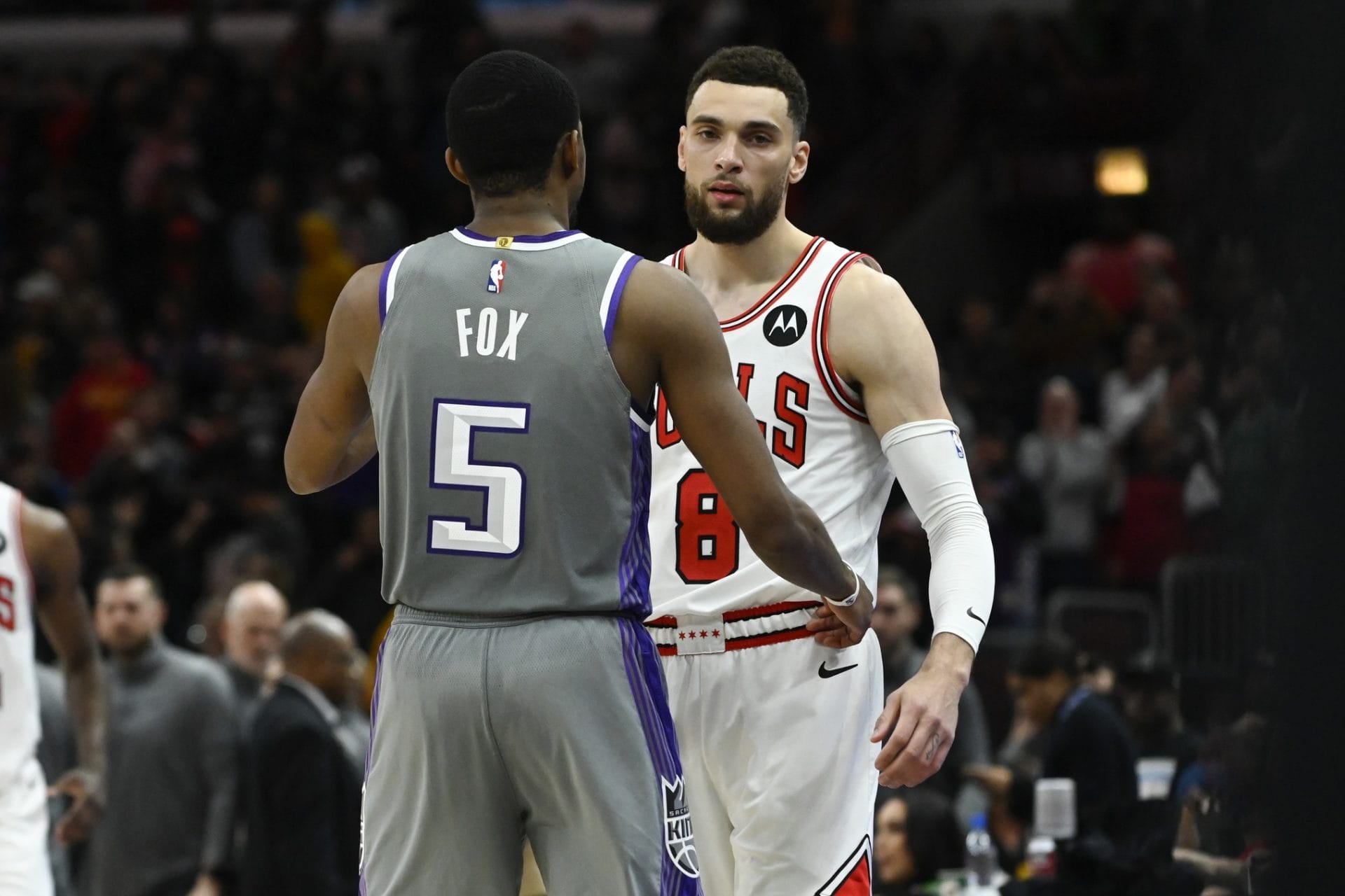 Fox y LaVine no rinden por ahora en sus nuevos equipos