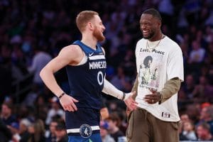 Donte DiVincenzo y Julius Randle