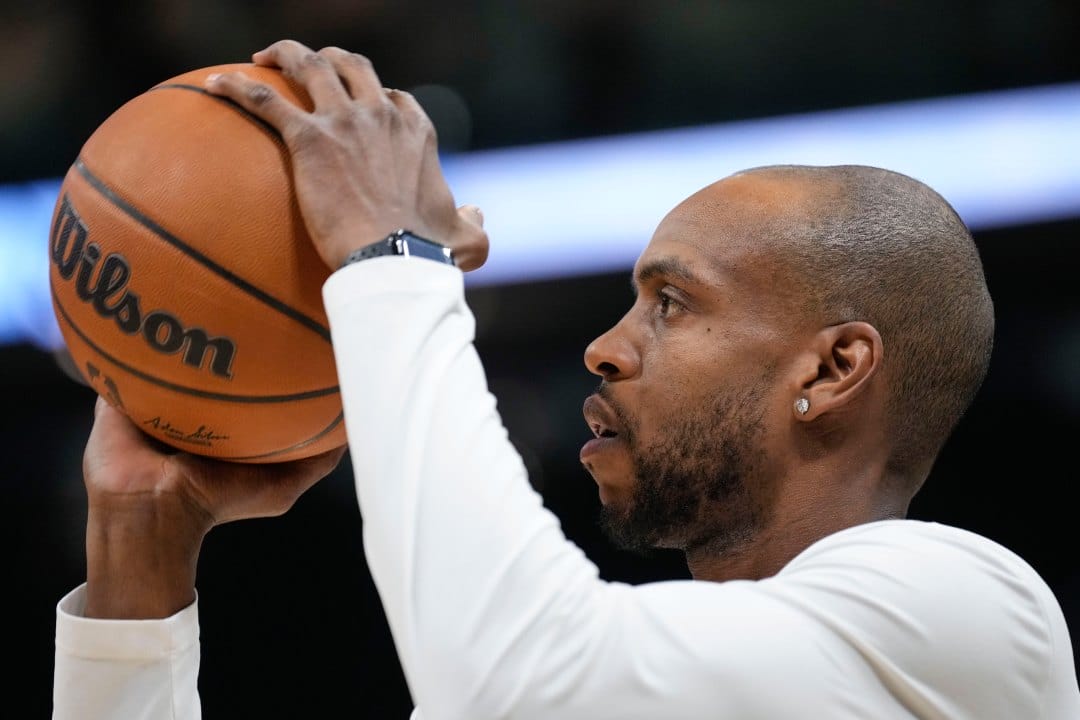 Khris Middleton en una sesión de tiro.