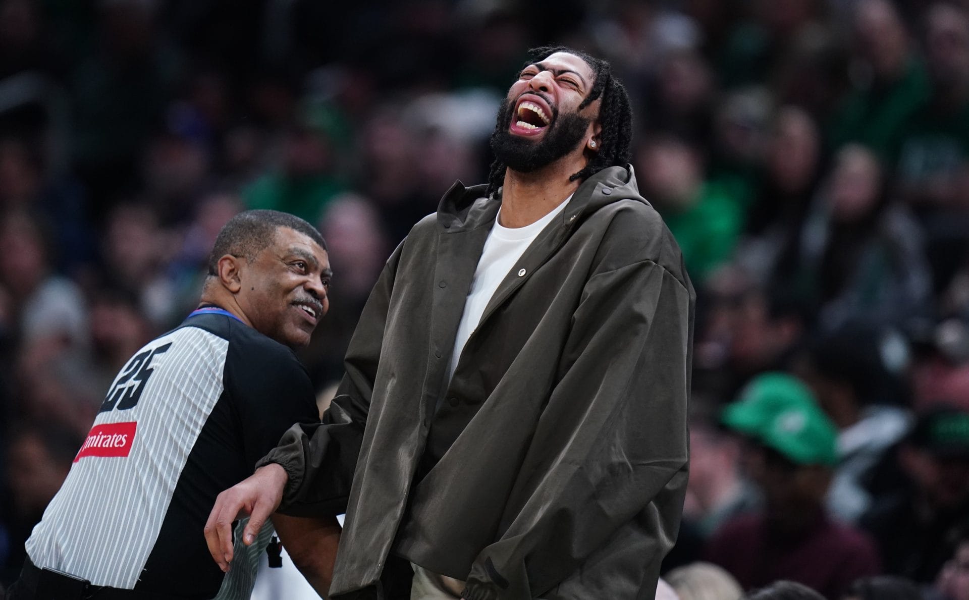 Anthony Davis ya gana ve ganar a sus Dallas Mavericks