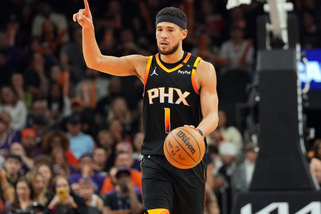 Devin Booker organiza el ataque de los Suns
