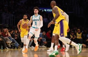 VÍDEO: LaMelo Ball se crece ante Luka Doncic