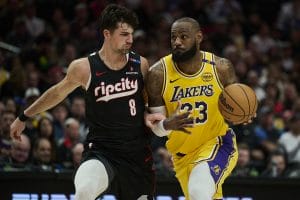 LeBron es eterno: Otra vez 40 puntos a sus 40 años