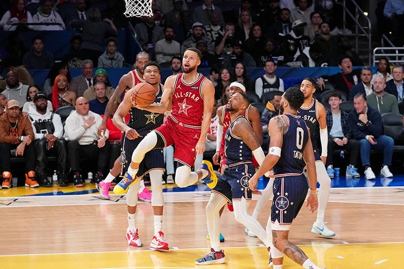 Curry durante el All-Star 2024