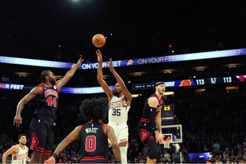 Durant, decisivo en el último duelo entre Bulls y Suns