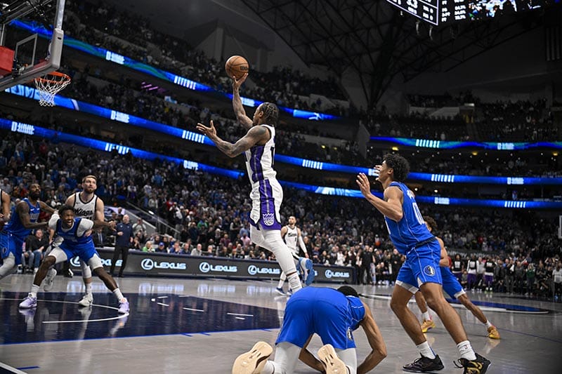 DeRozan anota el tiro decisivo